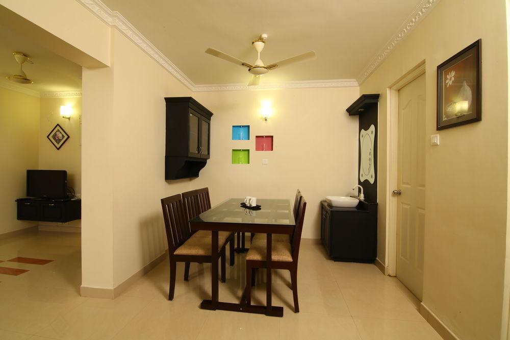 Atlas Airport Hotel Apartment Недумбассери Экстерьер фото