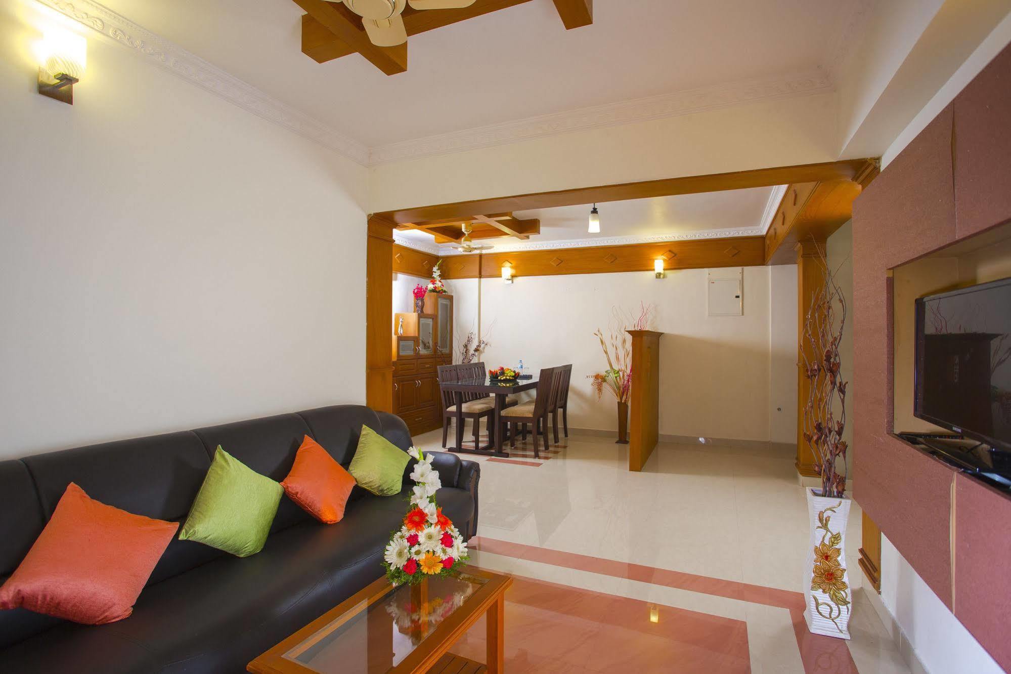 Atlas Airport Hotel Apartment Недумбассери Экстерьер фото