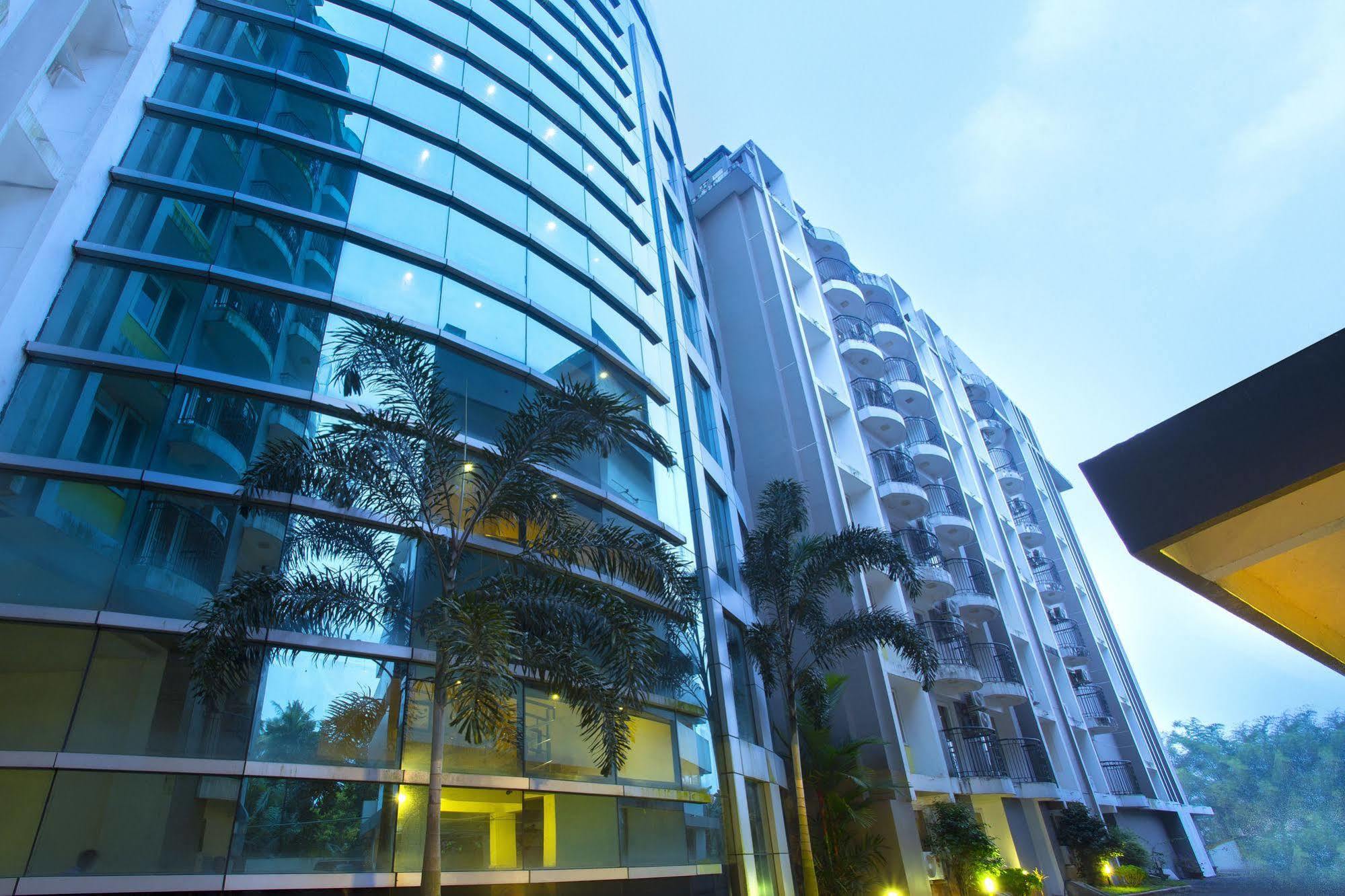 Atlas Airport Hotel Apartment Недумбассери Экстерьер фото