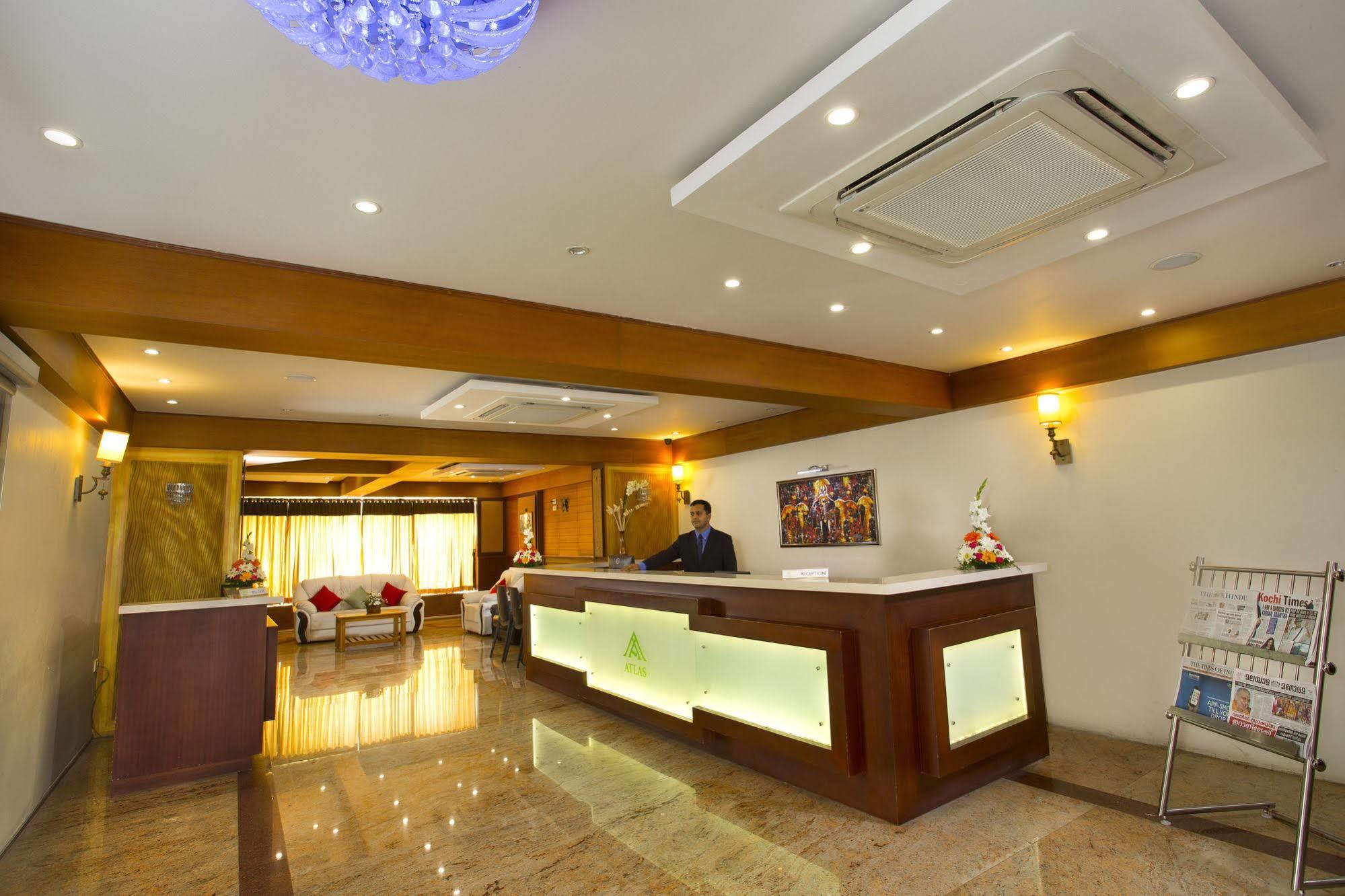 Atlas Airport Hotel Apartment Недумбассери Экстерьер фото