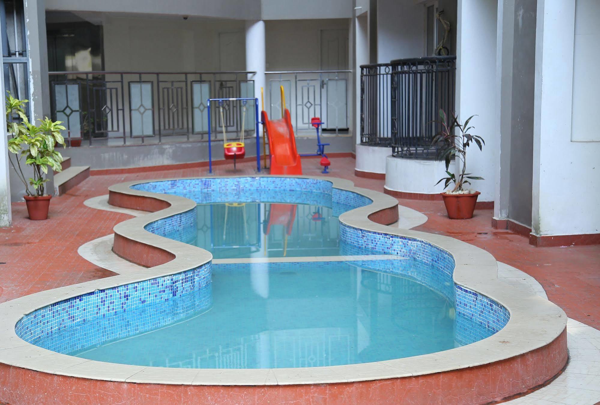 Atlas Airport Hotel Apartment Недумбассери Экстерьер фото
